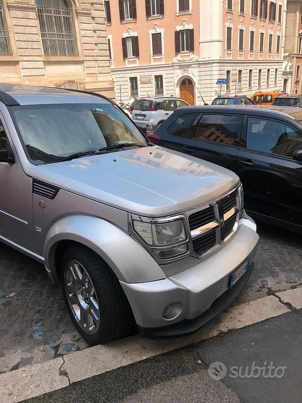 Usata Dodge Nitro 177 CV (130 kW) 2009 Grigio SUV