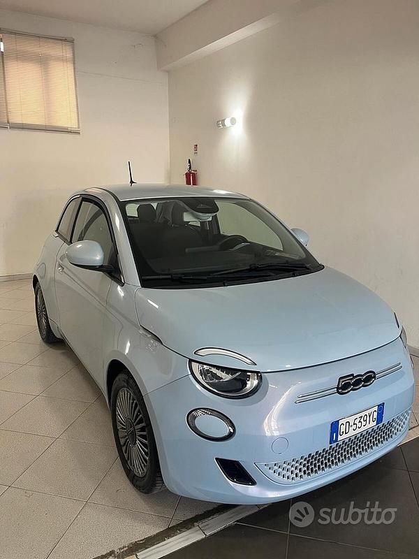Usata Fiat 500e Icon 86 kW (118 CV) 2020 Blu Berlina