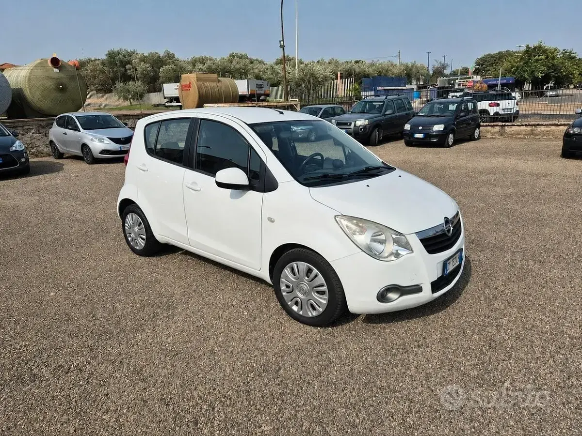 Usata Opel Agila 94 CV (69 kW) 2015 Bianco Monovolume