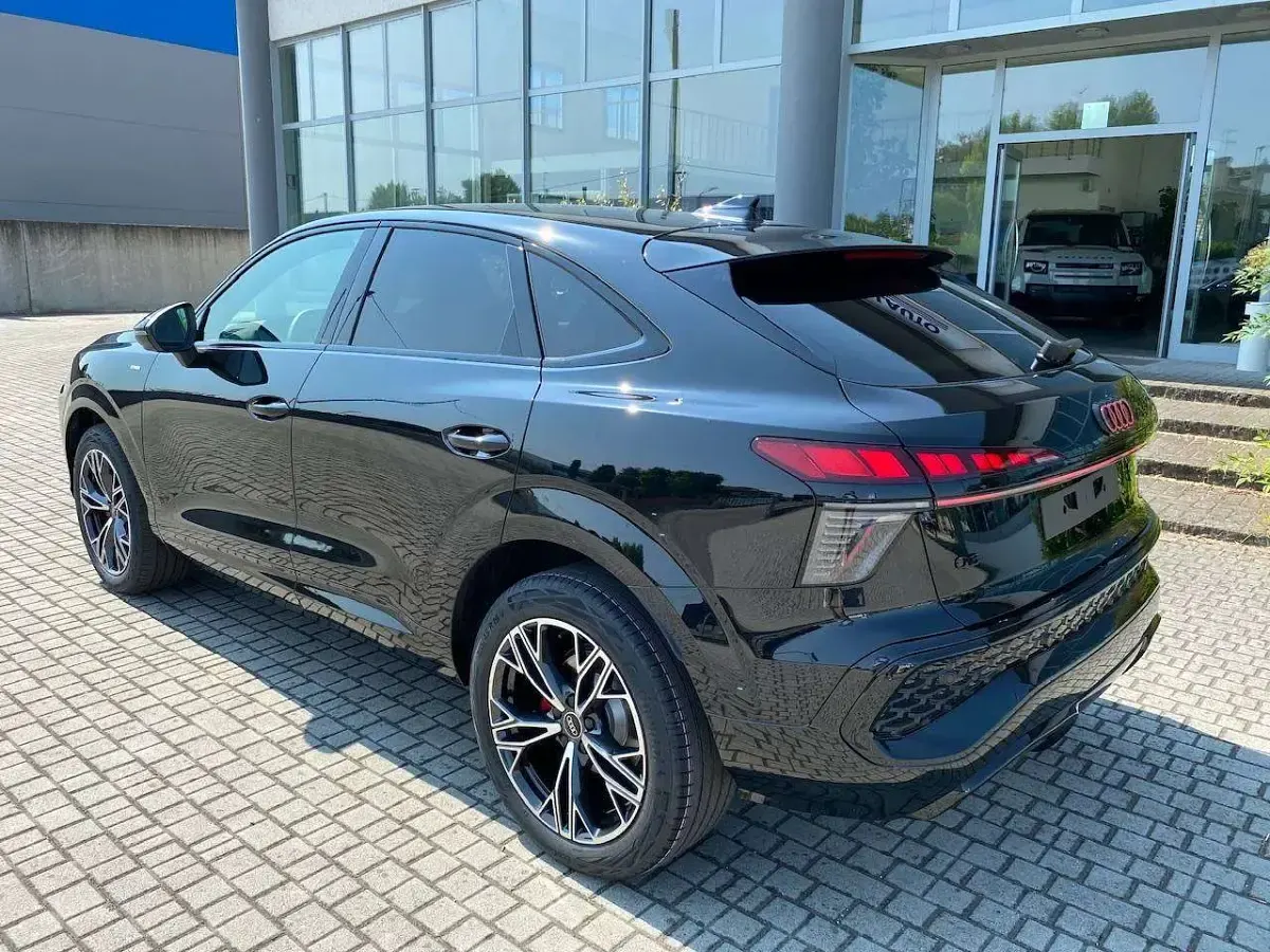 Nuova Audi Q3 Sportback S-Line 204 CV (150 kW) 2026 Nero mythos SUV