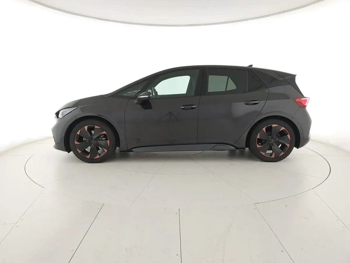 Usata Cupra Born 169 kW (231 CV) 2023 Grigio quasar Utilitaria