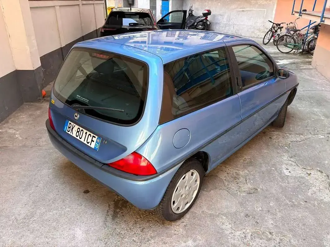 Usata Lancia Ypsilon 60 CV (44 kW) 2000 Blu/azzurro Utilitaria