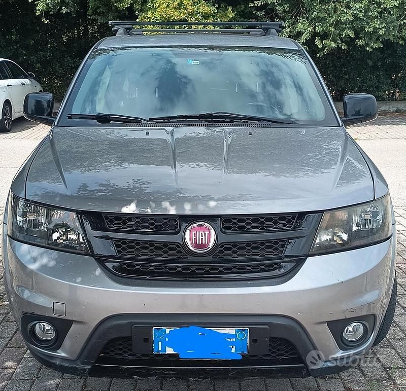 Usata Fiat Freemont Black Code 170 CV (125 kW) 2015 Grigio SUV