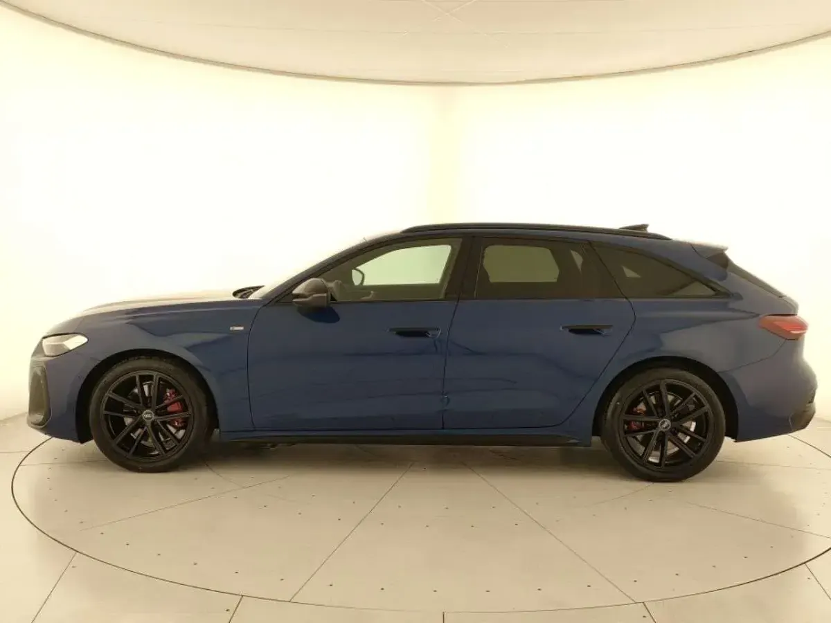 Nuova Audi A5 S-Line 204 CV (150 kW) 2025 Nero metallizzato Station wagon