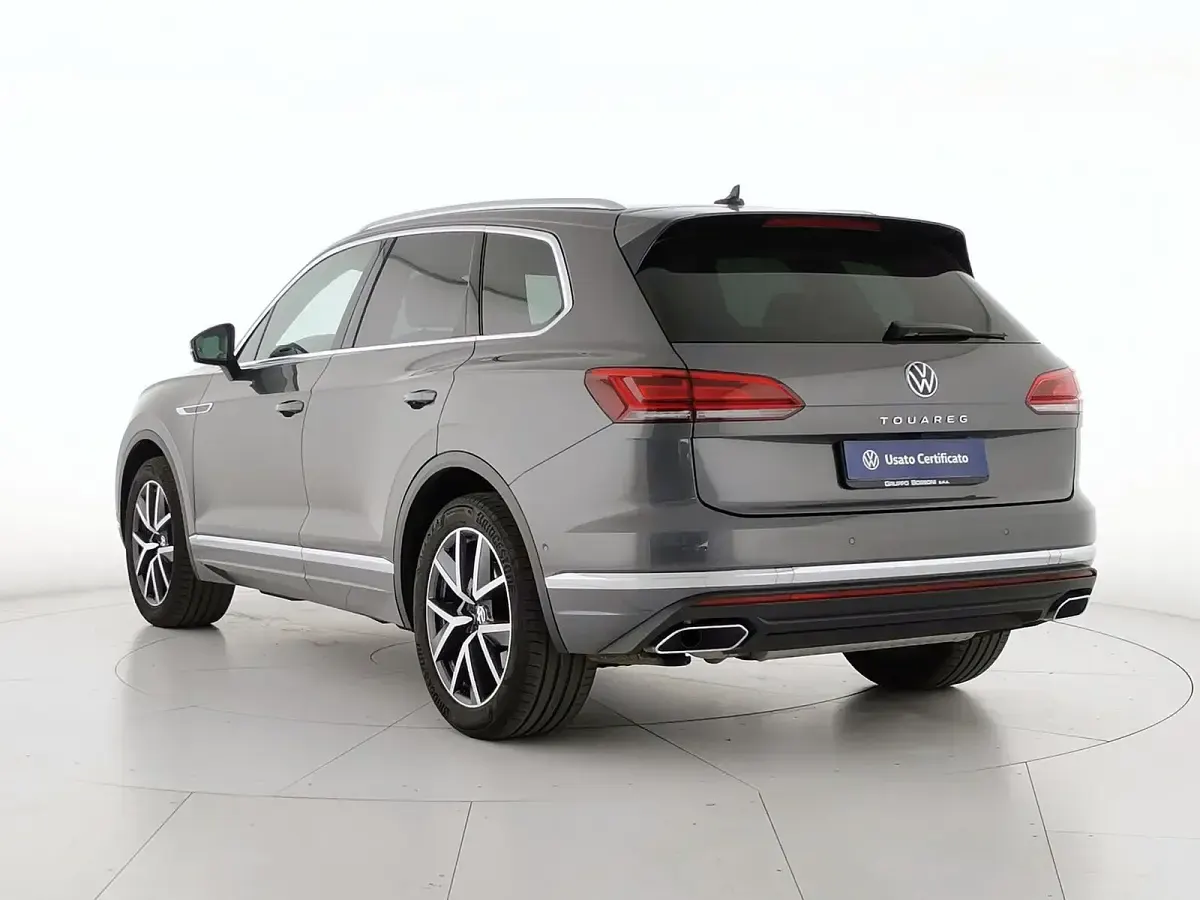 Begagnad VW Touareg Elegance 231 HK (169 kW) 2023 Grå SUV