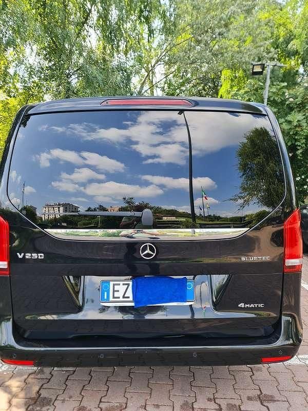 Usata Mercedes V250 Style 190 CV (139 kW) 2015 Nero Monovolume