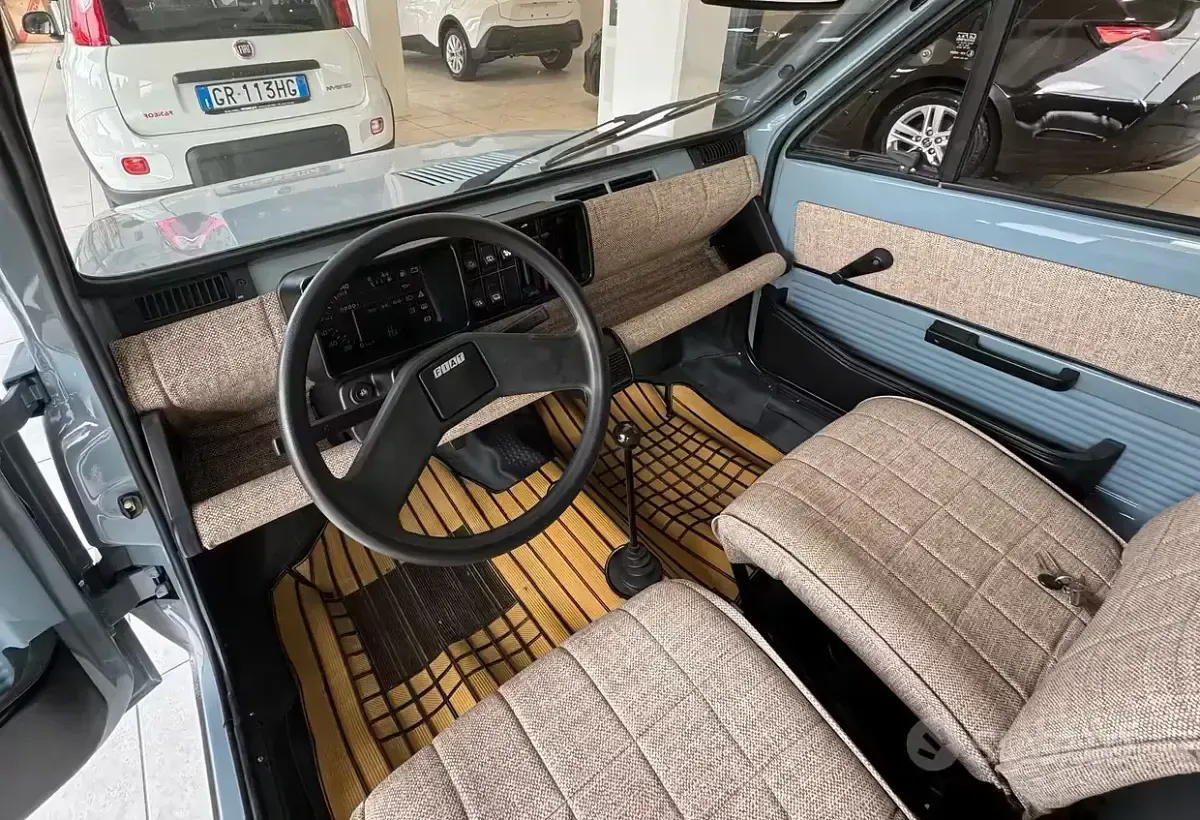 Usata Fiat Panda 30 CV (22 kW) 1982 Bluazzurro Utilitaria