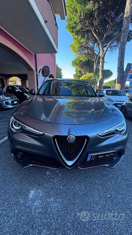 Usata Alfa Romeo Stelvio Executive 210 CV (154 kW) 2019 Marrone SUV