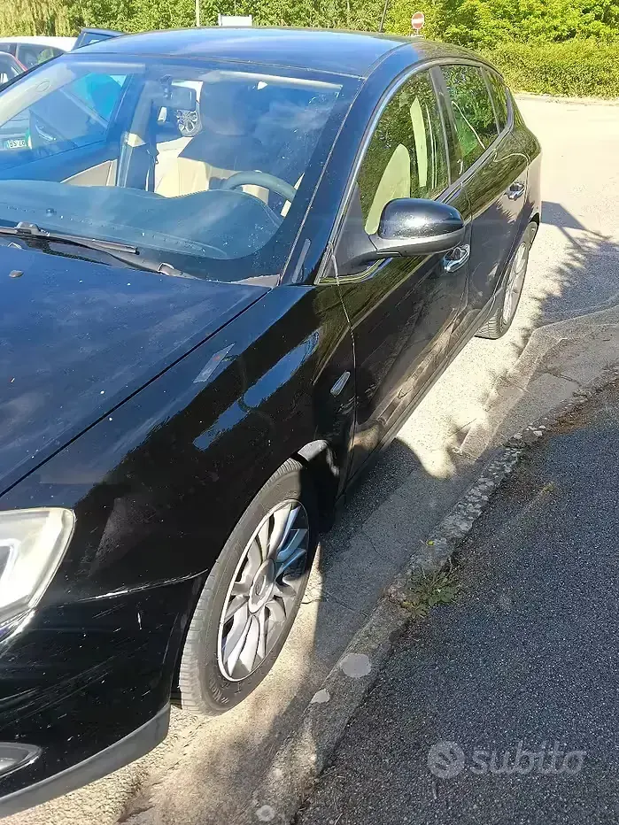Usata Lancia Delta 120 CV (88 kW) 2011 Nero Utilitaria