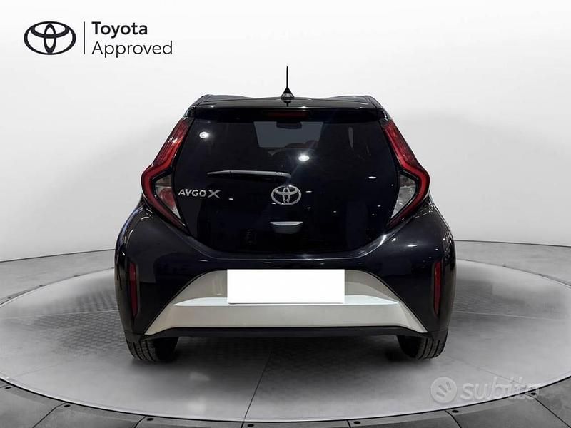 Usata Toyota Aygo X Trend 72 CV (52 kW) 2023 Bianco SUV