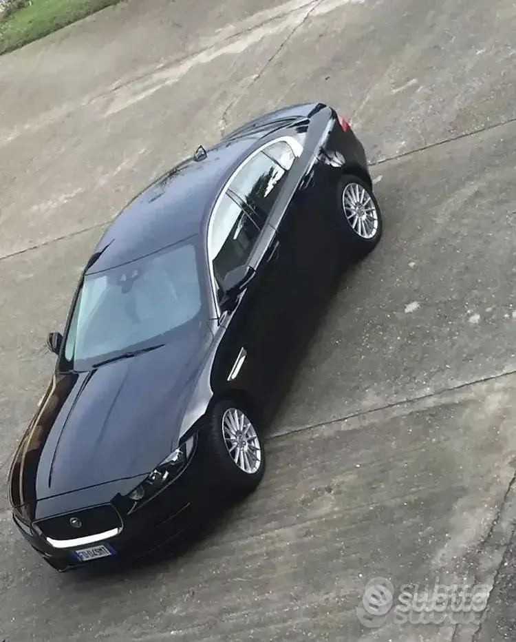 Usata Jaguar XE 163 CV (119 kW) 2016 Nero Berlina