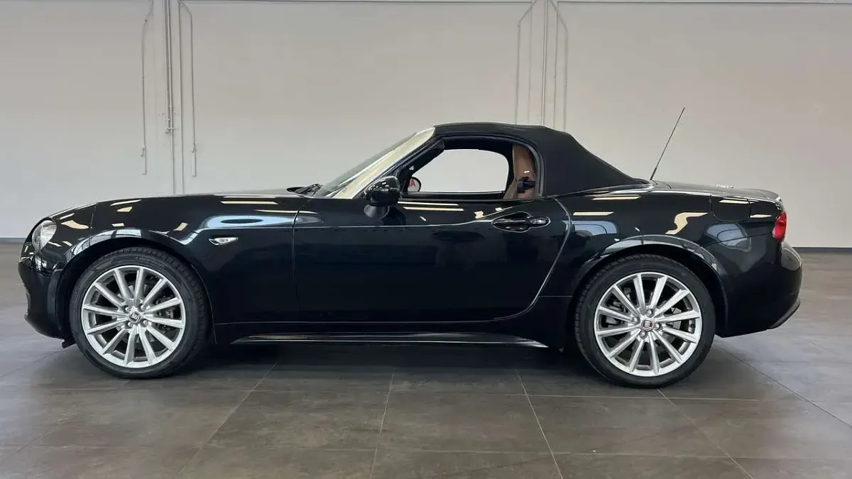 Usata Fiat 124 Spider Lusso 140 CV (102 kW) 2019 Nero Cabrio