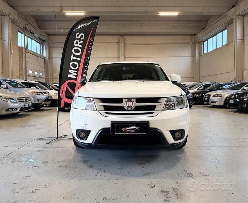 Bianco Usata 2012 Fiat Freemont Urban SUV | 5900 € (Buon prezzo) - Immagine 1/4