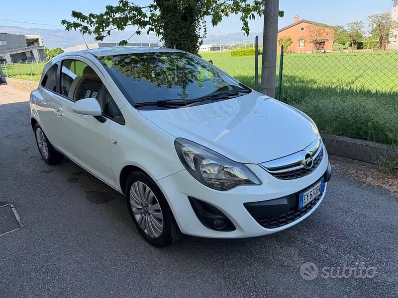 Usata Opel Corsa 85 CV (62 kW) 2015 Bianco Utilitaria