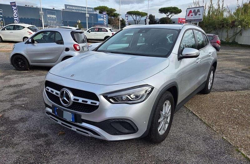Argento Usata 2021 Mercedes GLA200 Business SUV | 30.900 € (Ottimo prezzo) - Immagine 1/4