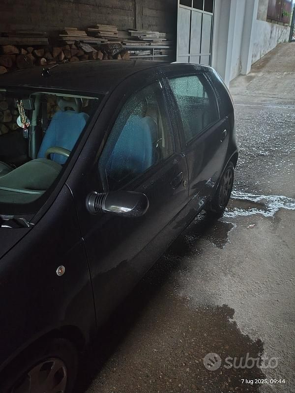 Usata Fiat Punto 2001 Blu Utilitaria
