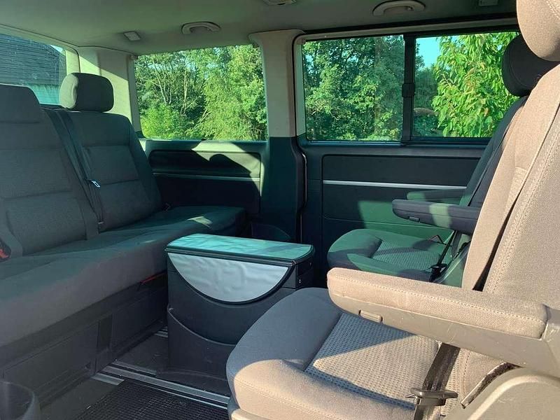 Usata VW Multivan Highline 131 CV (96 kW) 2004 Argento Furgone