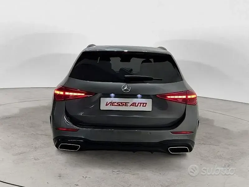 Usado Mercedes C220 AMG line 200 CV (147 kW) 2023 Gris Familiar