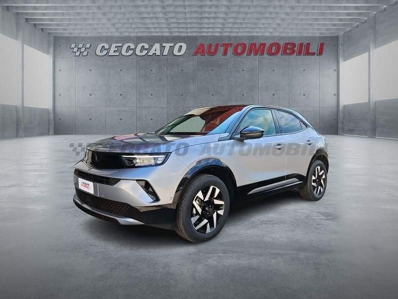 Grigio Nuova 2025 Opel Mokka S SUV | 23.387 € (Buon prezzo) - Immagine 1/4