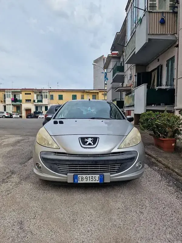 Usata Peugeot 206 60 CV (44 kW) 2010 Berlina