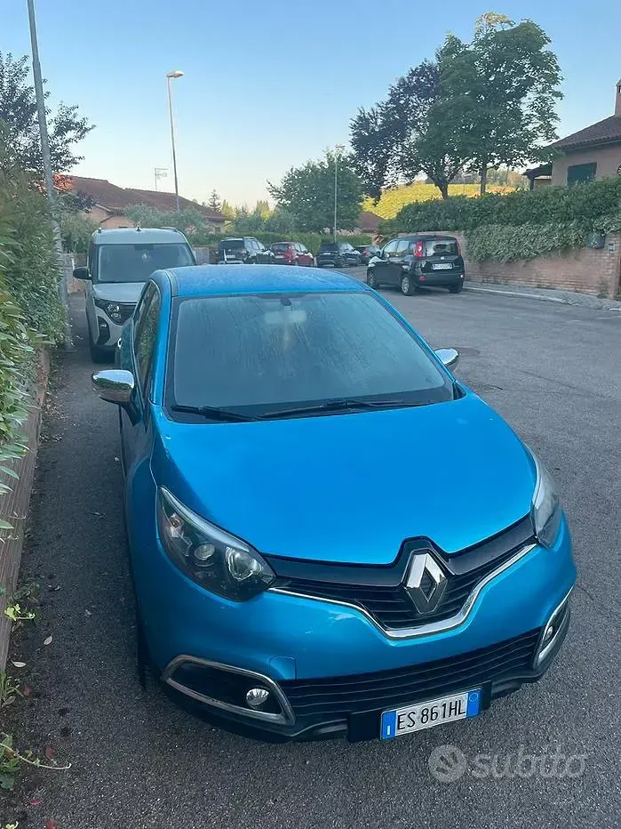 Usata Renault Captur 90 CV (66 kW) 2013 Bluazzurro SUV
