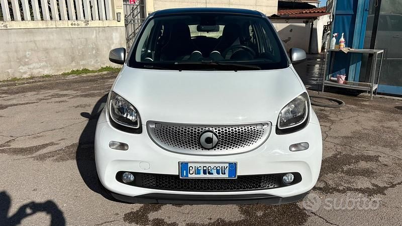 Usata Smart ForFour 2015 Bianco Utilitaria