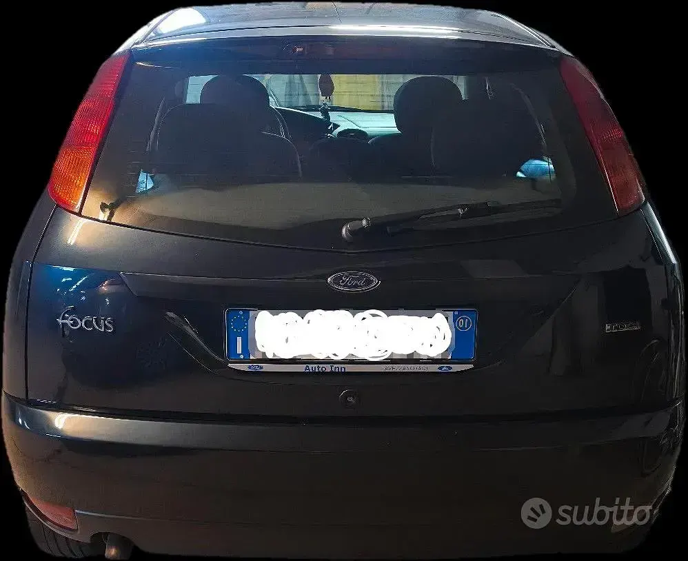 Usata Ford Focus 116 CV (85 kW) 2001 Blu Berlina