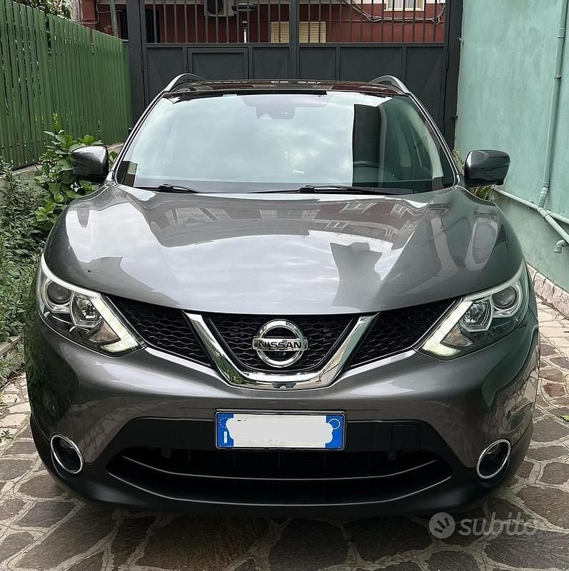 Grigio Usata 2017 Nissan Qashqai N-Connecta SUV | 10.000 € (Super prezzo) - Immagine 1/4