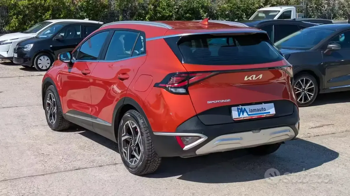 Begagnad Kia Sportage 136 HK (100 kW) 2023 Orange SUV