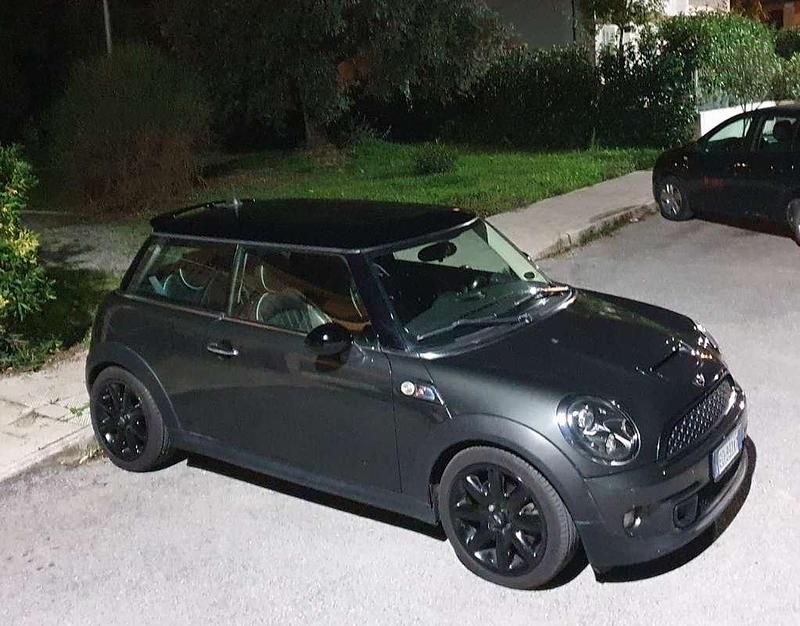 Usata Mini Cooper S 184 CV (135 kW) 2010 Grigio Utilitaria