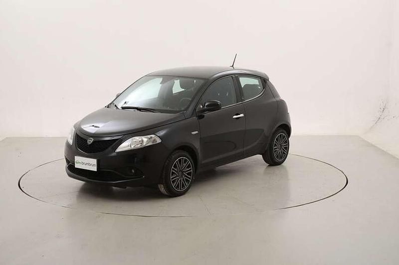 Usata Lancia Ypsilon Gold 69 CV (50 kW) 2021 Nero Utilitaria