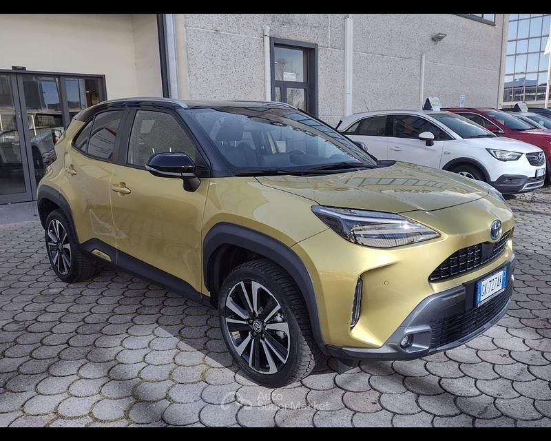 Usata Toyota Yaris Hybrid 92 CV (67 kW) 2022 Giallo Pick-up
