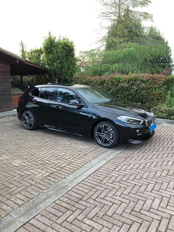Usata BMW 116 M Sport 116 CV (85 kW) 2021 Nero Utilitaria
