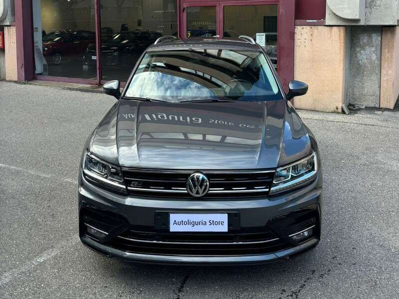 Grigio Usata 2020 VW Tiguan R-line SUV | 30.000 € (Molto cara) - Immagine 1/4