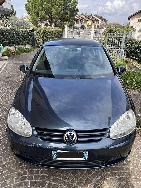 Usata VW Golf V 102 CV (75 kW) 2007 Blu/azzurro Berlina