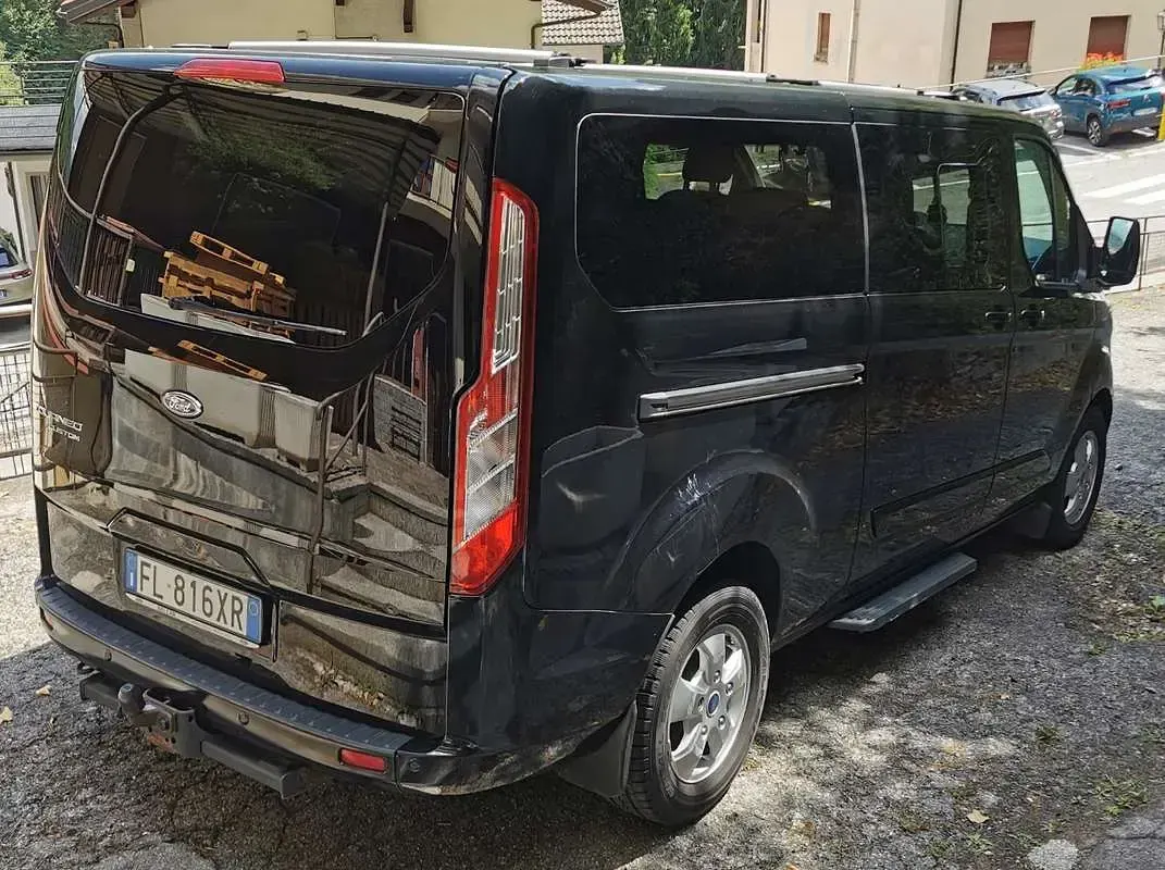 Usata Ford Tourneo Titanium 170 CV (125 kW) 2018 Monovolume