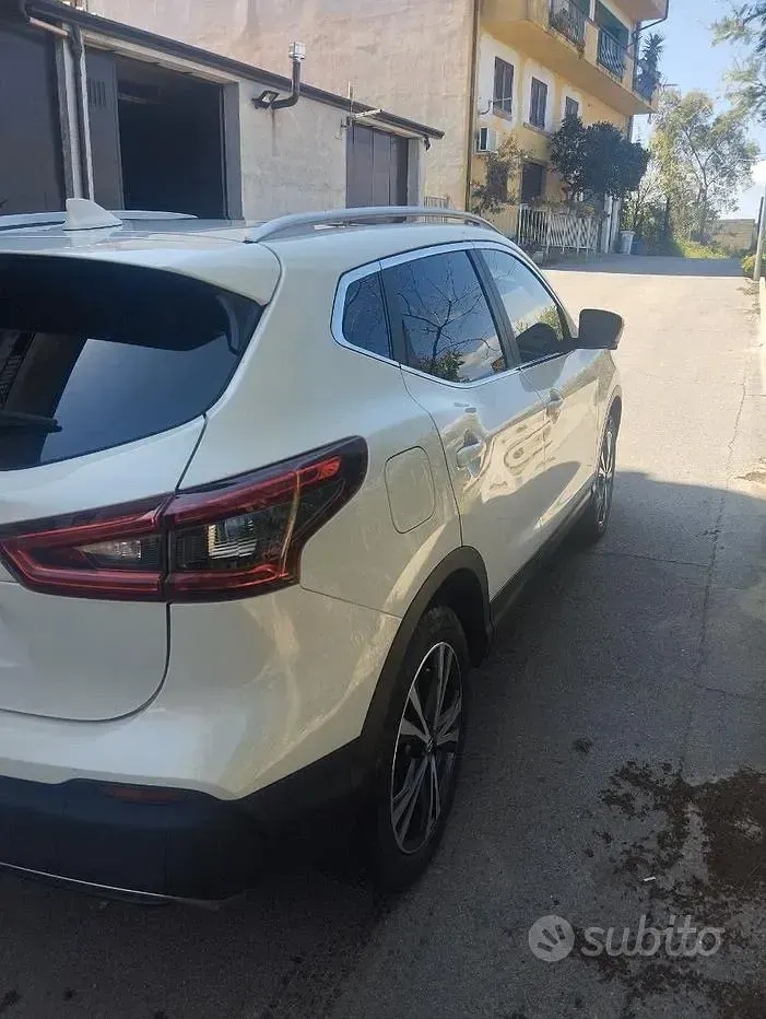Usata Nissan Qashqai N-Connecta 110 CV (80 kW) 2019 Bianco SUV