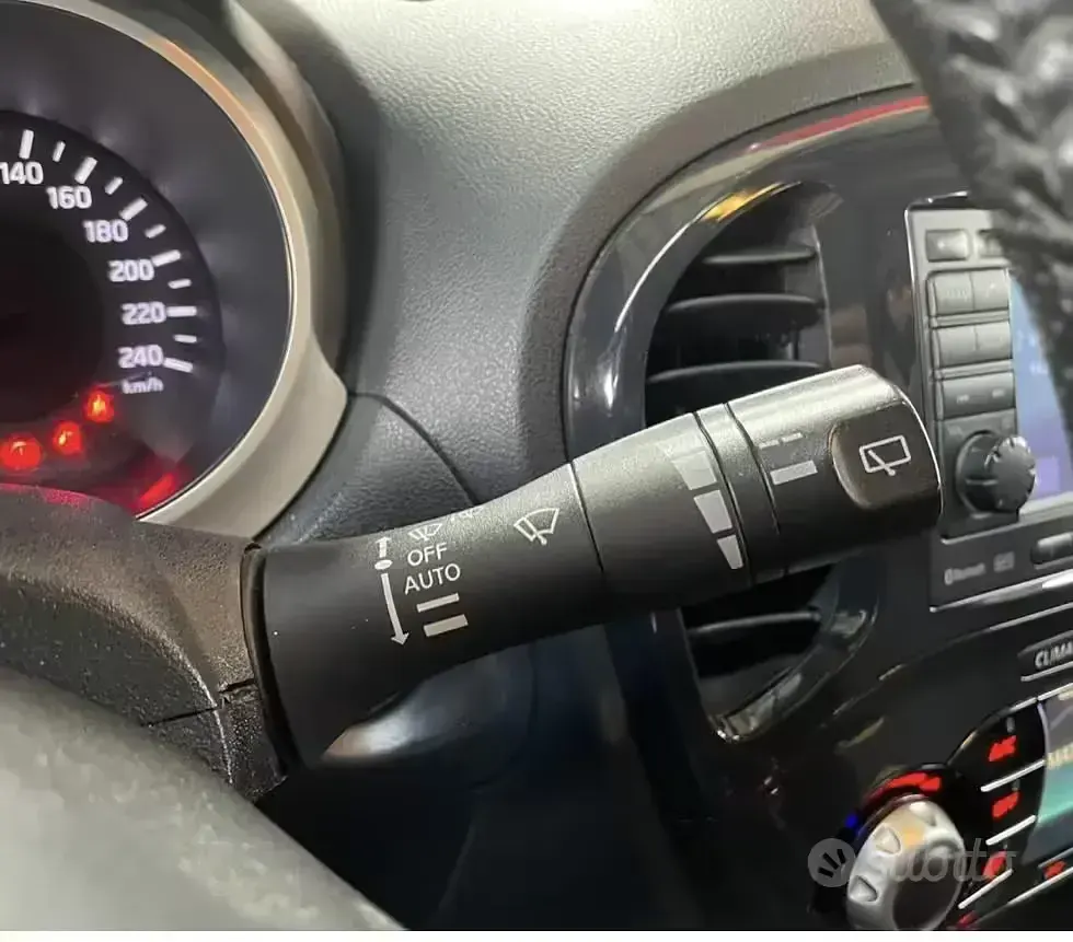 Usata Nissan Juke 110 CV (80 kW) 2011 Rosso SUV