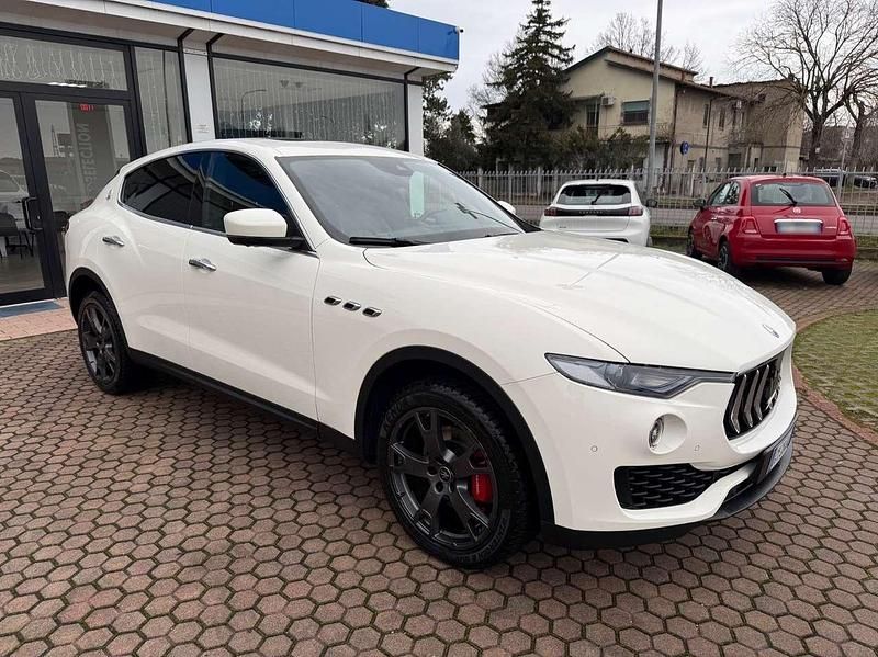 Usata Maserati Levante GranLusso 350 CV (257 kW) 2021 Bianco SUV