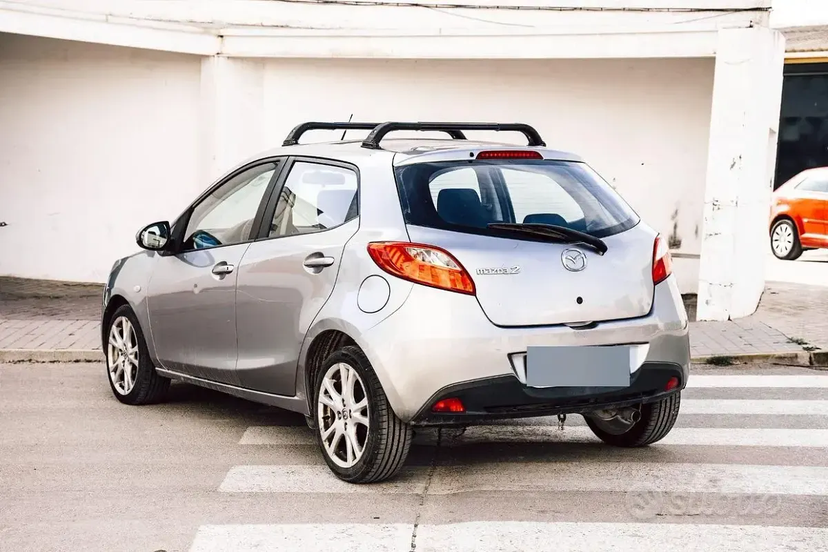 Usata Mazda 2 Inclusive 86 CV (63 kW) 2010 Grigio Utilitaria