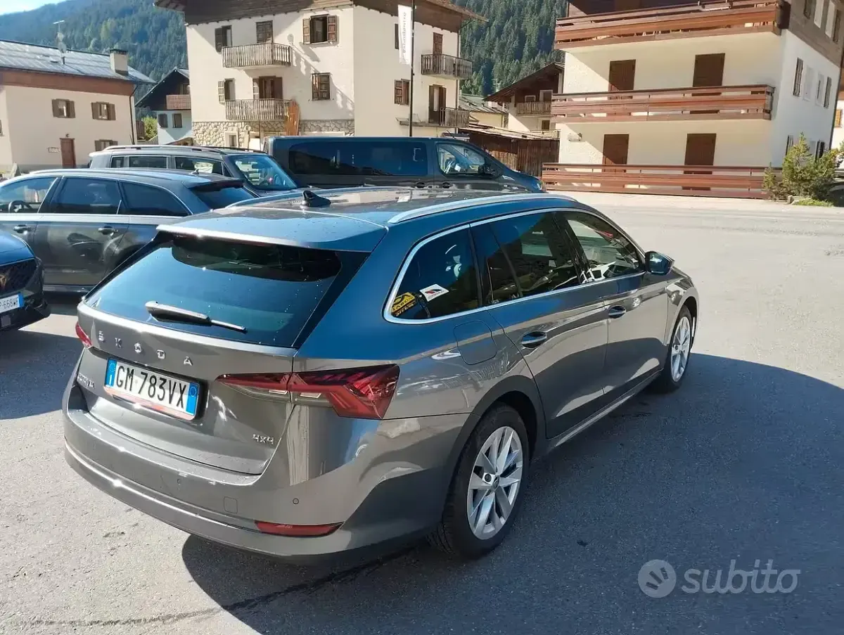 Usata Skoda Octavia Executive 150 CV (110 kW) 2023 Grigio Station wagon