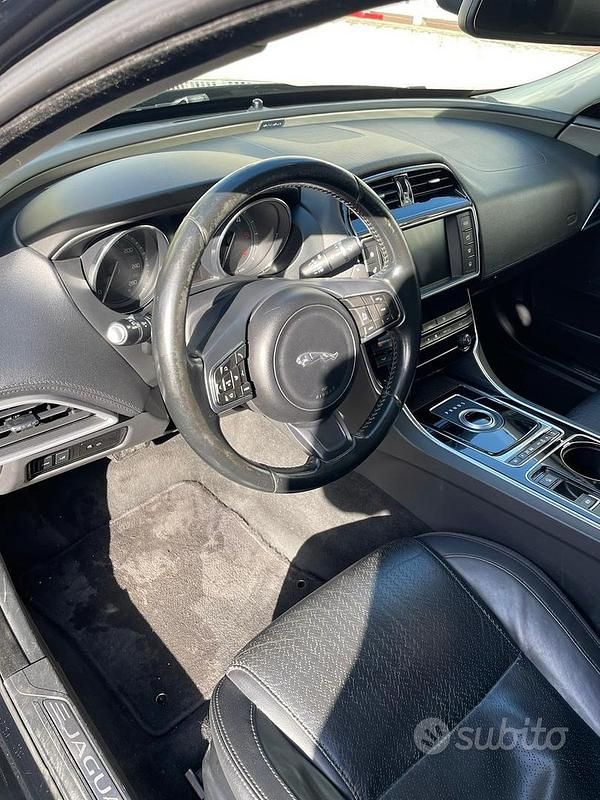 Usata Jaguar XE 2015 Nero Berlina