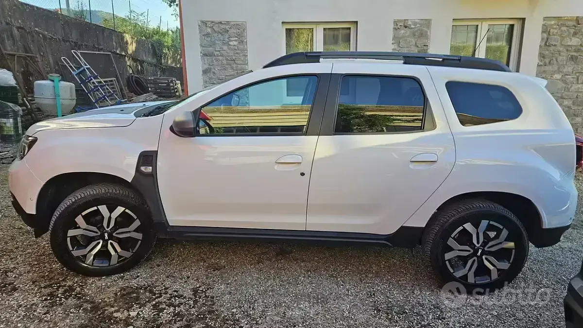 Usata Dacia Duster Journey 101 CV (74 kW) 2023 Bianco SUV