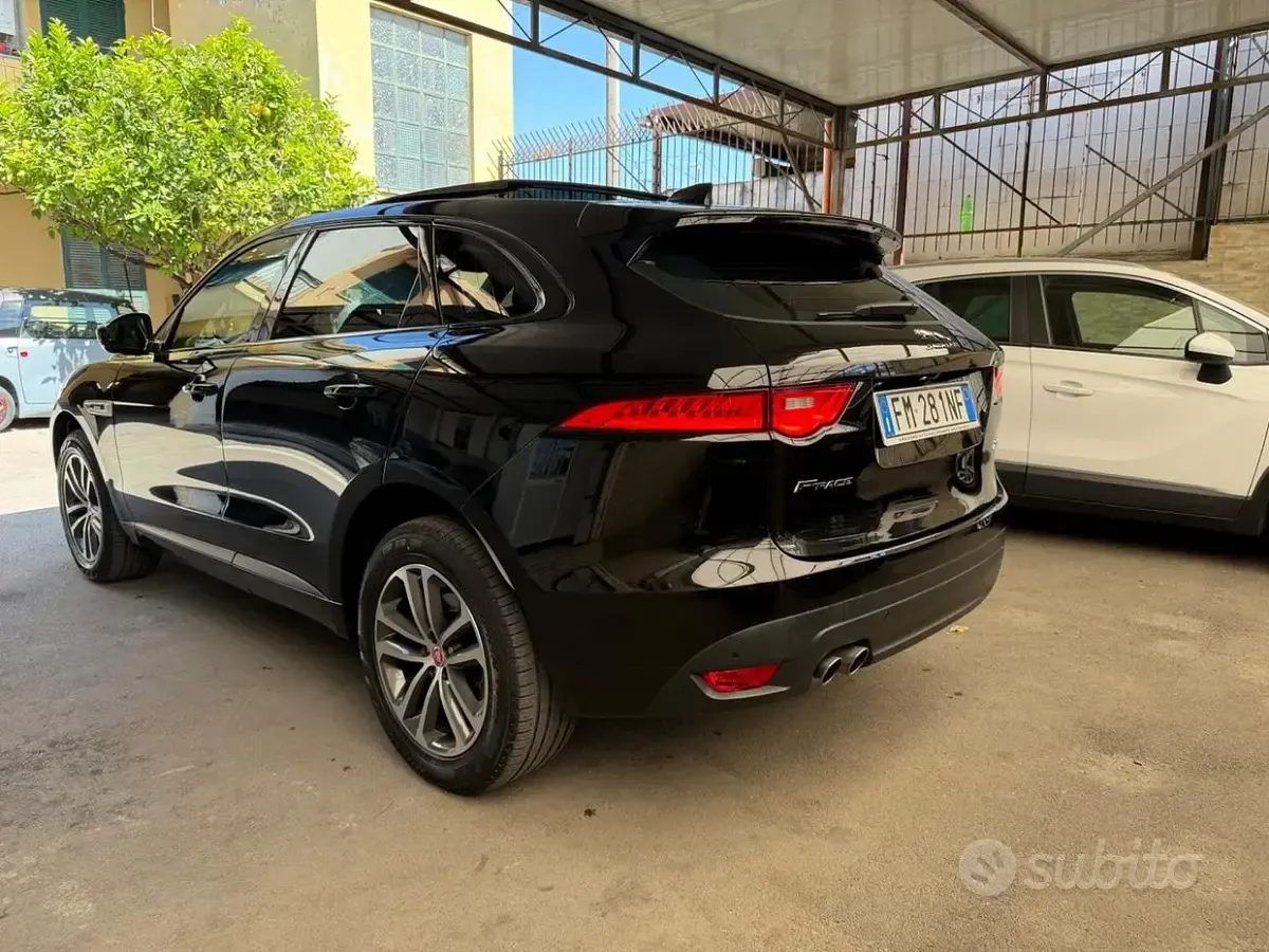 Usata Jaguar F-Pace 180 CV (132 kW) 2018 Nero SUV