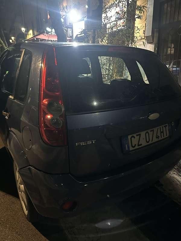 Usata Ford Fiesta Ambiente 68 CV (50 kW) 2005 Utilitaria