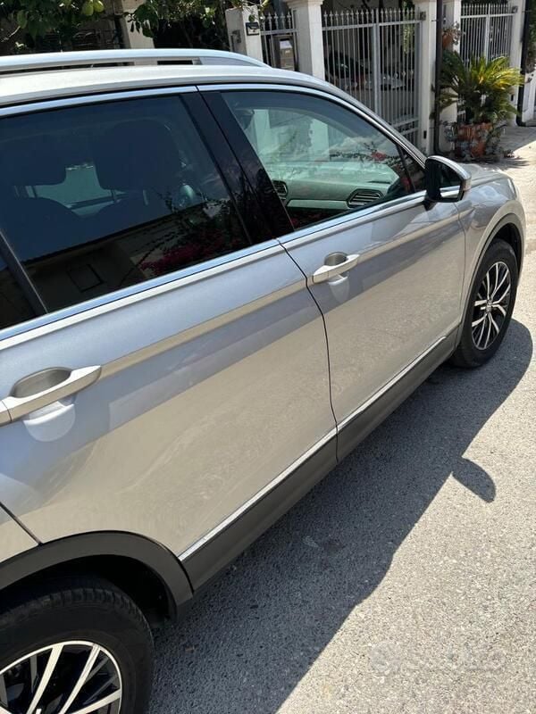 Usata VW Tiguan Business 150 CV (110 kW) 2018 Grigio SUV
