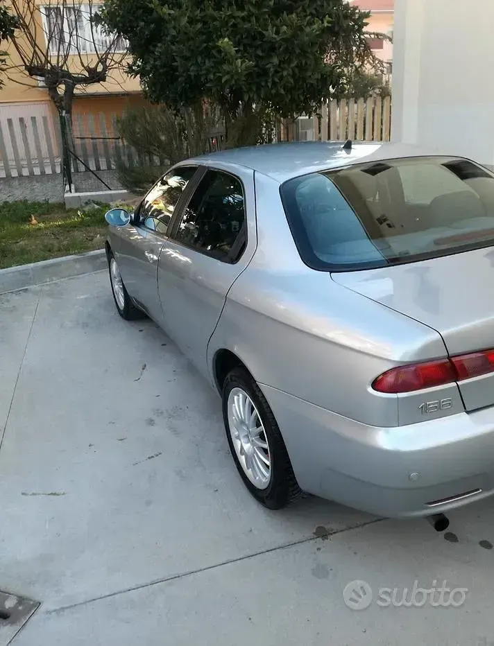 Usata Alfa Romeo 156 116 CV (85 kW) 2005 Grigio Berlina