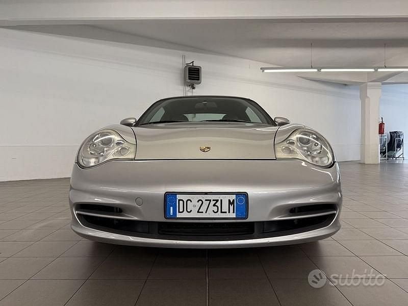 Usata Porsche 911 Carrera 320 CV (235 kW) 2002 Grigio Coupé