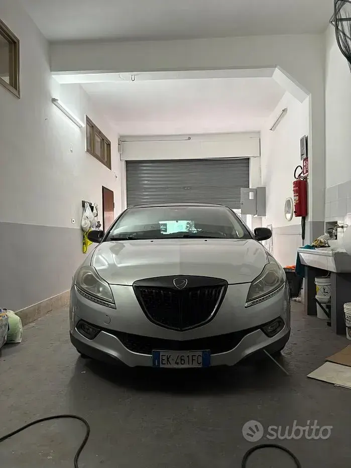 Usata Lancia Delta Silver 105 CV (77 kW) 2011 Grigio Utilitaria