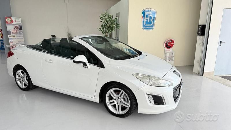 Bianco Usata 2012 Peugeot 308 CC Allure Cabrio | 7800 € (Cara) - Immagine 1/4